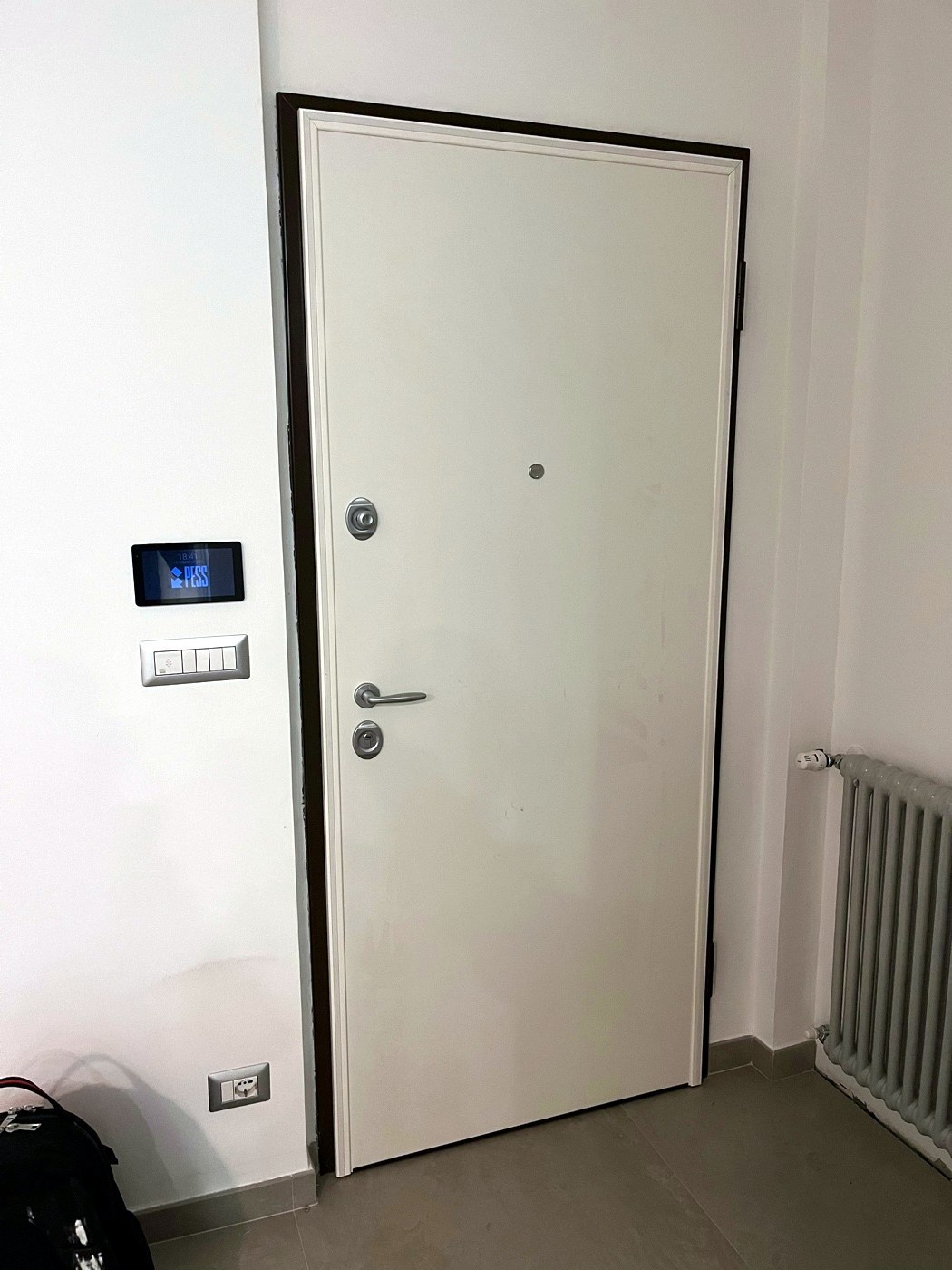 Porta blindata su pianerottolo